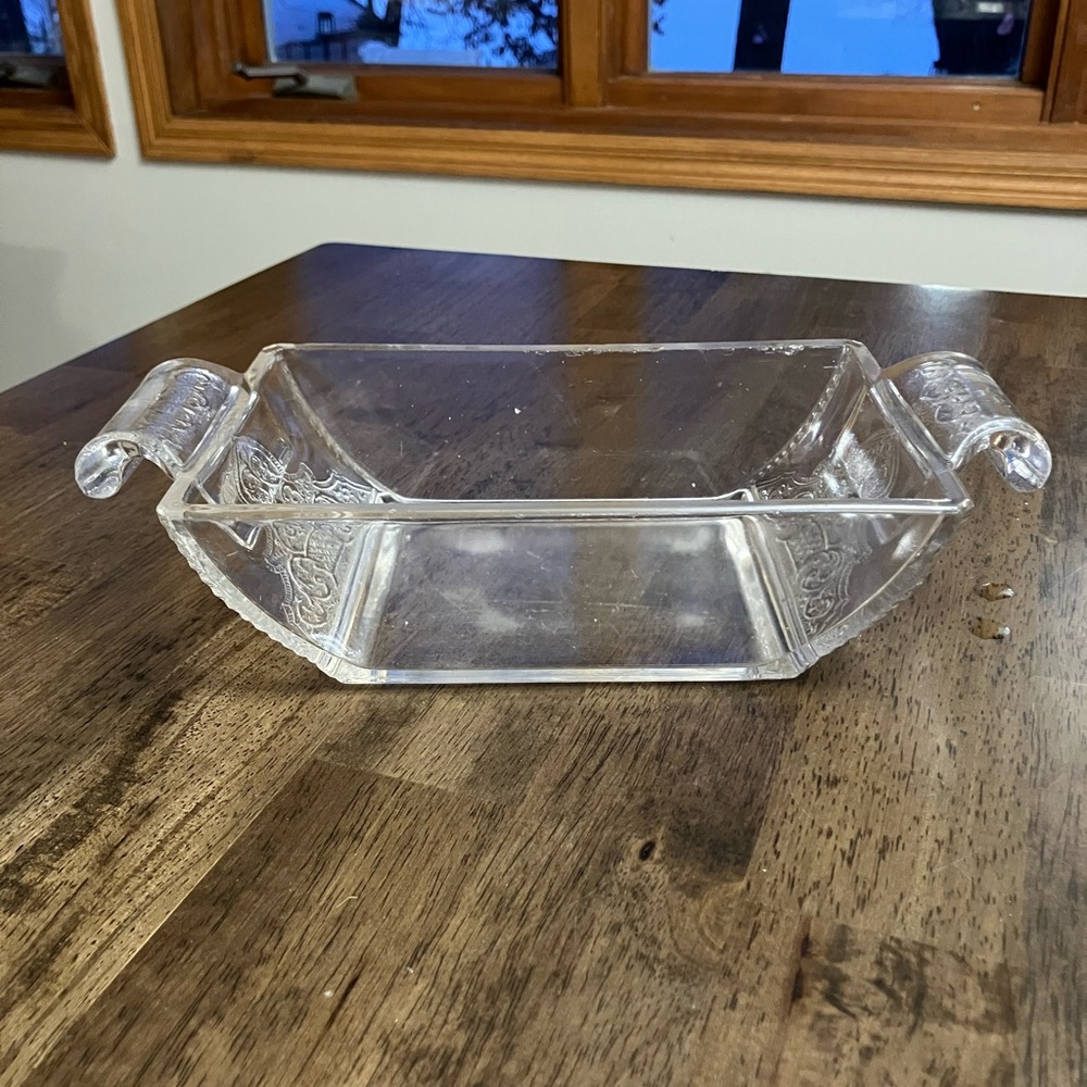 Vintage early American Pressed Glass (EAPG) dish the "Jersey Lily" pattern